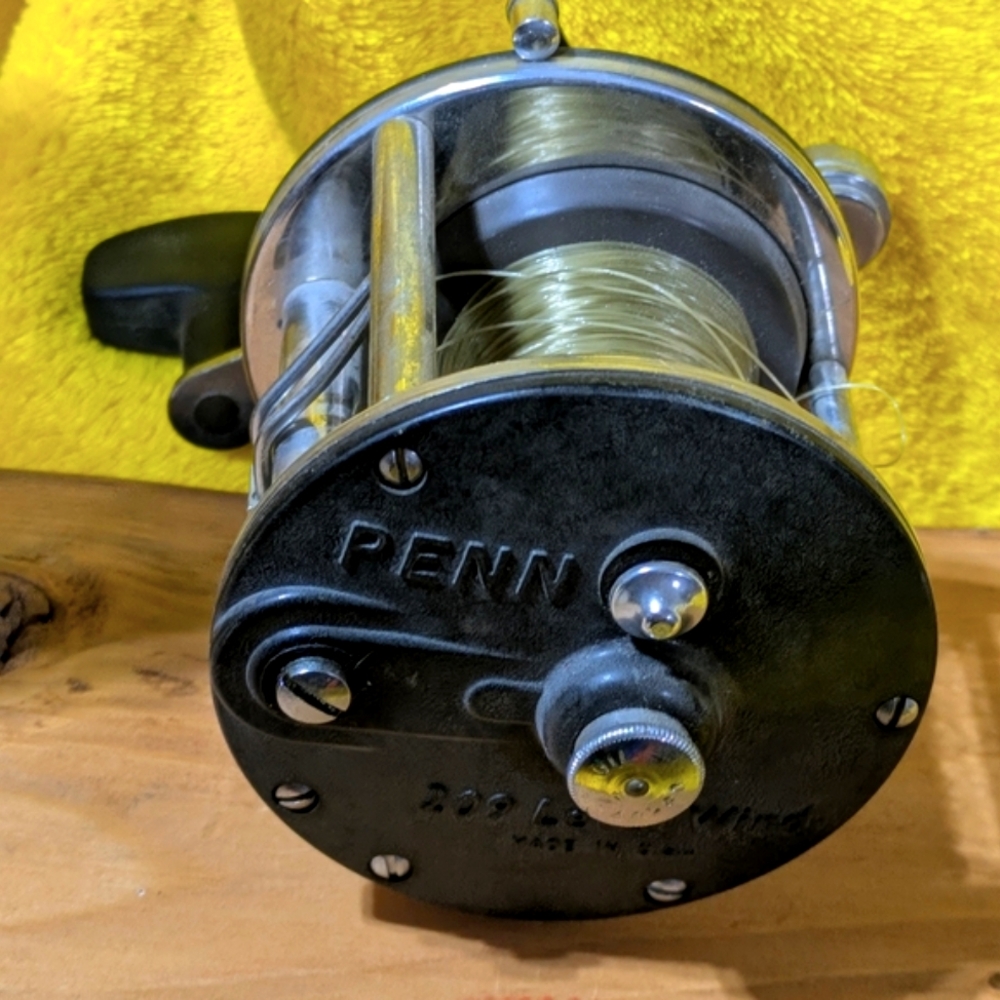 Vintage PENN 209 Level Wind | Fishing Reel | Black
